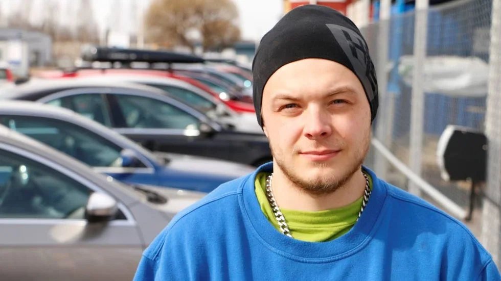 Öjebybo. Fredrik Grönberg hittade flaskan längs strand­kanten.