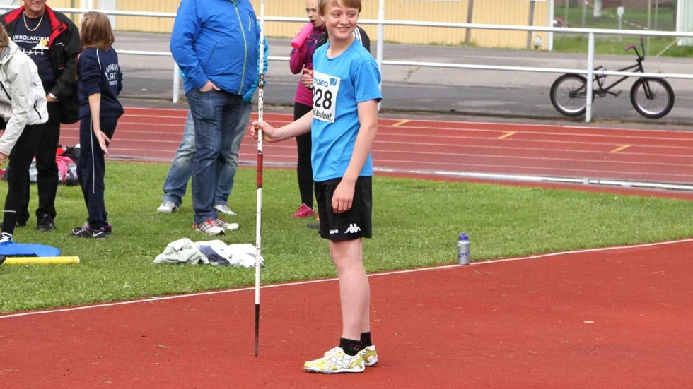 Två guld. Den starke kastaren Hannes Forslund vann guld i både kula och diskus.