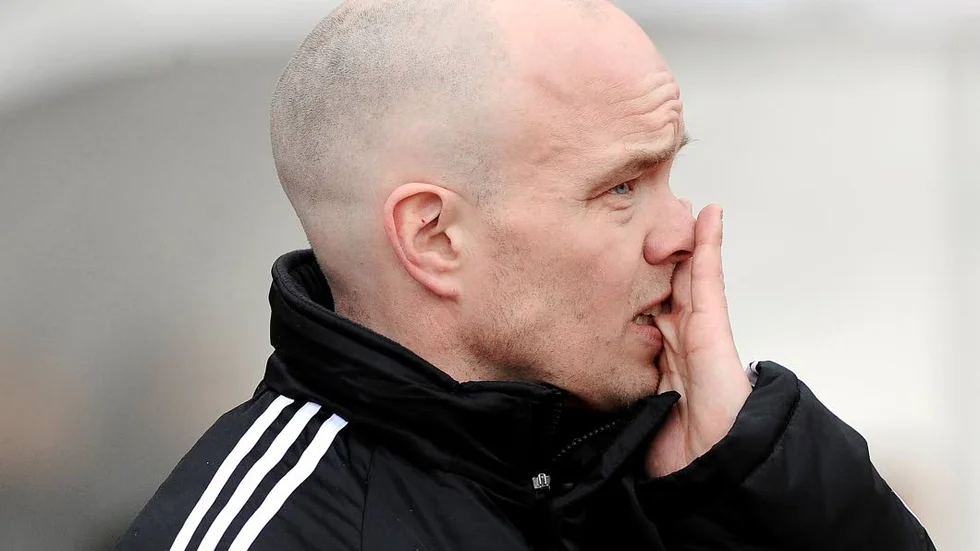 Inte första gången. Enligt Fredrik Waara var det inte första gången som den här supportern attackerade honom.