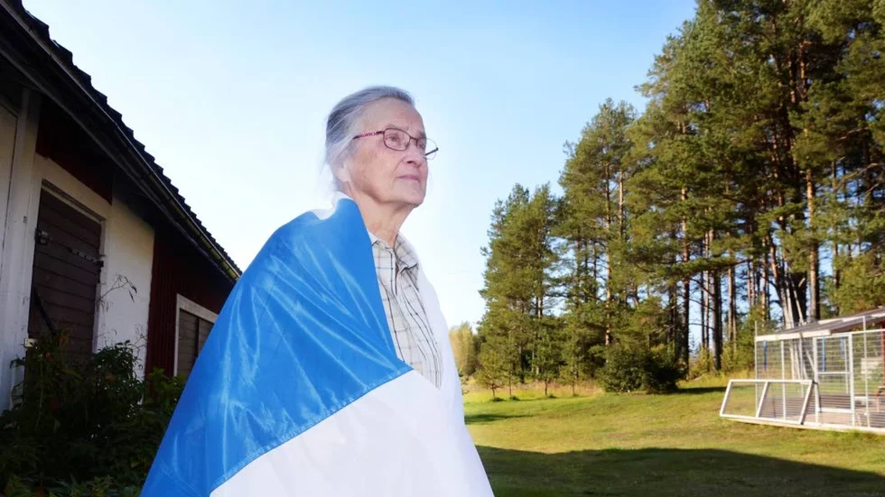 Stolt. I dag är hon stolt över att vara finländsk och varje födelsedan hissar Terttus make den finska flaggan.