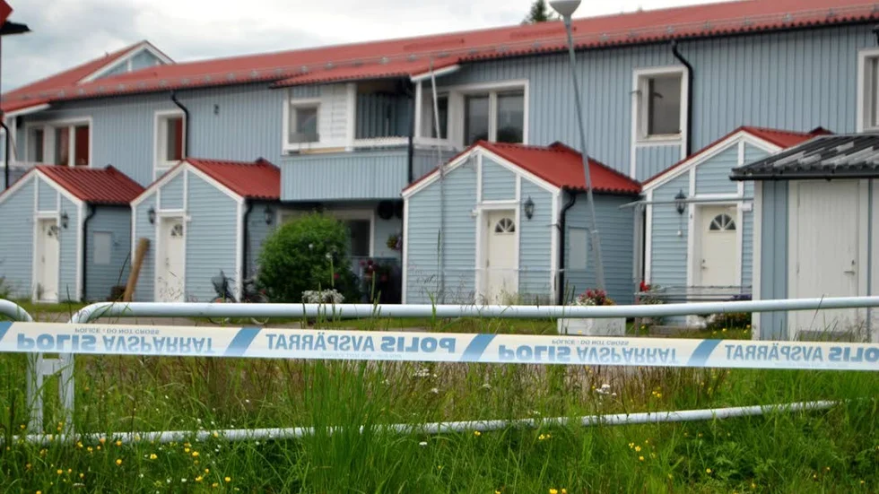 Misstänkt mord. En granne vittnar om att villaområdet vanligtvis är lugnt. "Det är riktigt obehagligt".