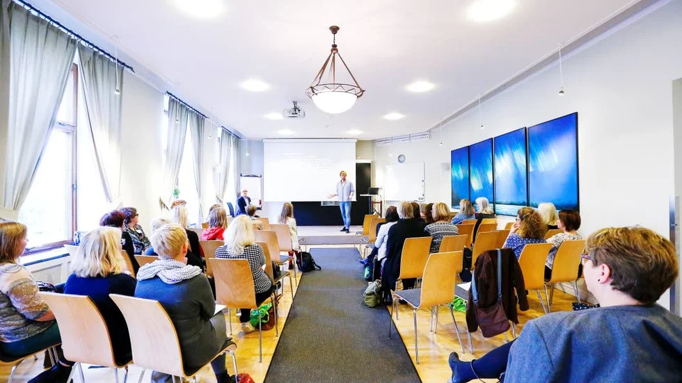 Dilemma. Statsvetaren Jan Jämte lät konferensdeltagare 
diskutera etiska dilemman ur skolans värld.
