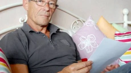 KRITISK. Ronny Liljeholm står tillsammans med sin fru bakom Tallbo friskola, som startar i höst. "Förvaltningen motarbetar friskolor", säger han.