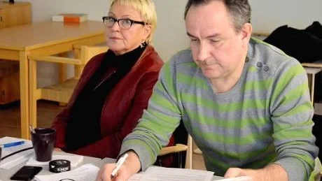 JÄV. Ordförande i fritids-och kulturnämden, Britt-Inger Nordström (S) och vice ordförande Håkan Nyman (S) är jäviga eftersom de har intressen i Folkets hus, anser moderaterna som överklagat nämndens beslut om investeringar i Folkets hus.