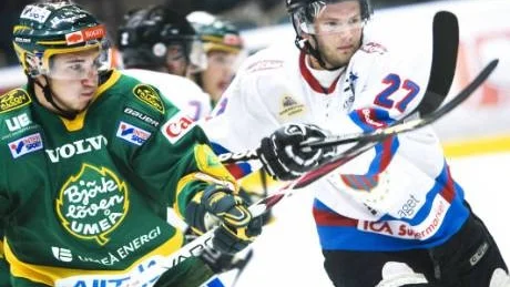 UNDERLÄGSET. Bodens HF hade tuffast tänkbara premiärmotstånd i form av Björklöven och visst blev det en alldeles för svår uppgift för BHF. Löven vann med 4-1 och dominerade stort på isen. Jens Walsås (vit 27) och hans Boden får ta nya tag i kommande matcher.