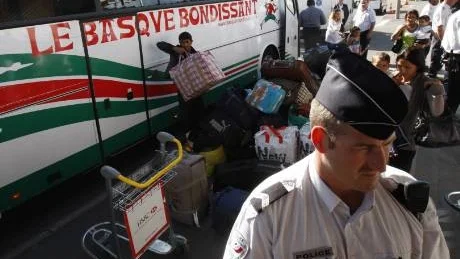 BEKYMRAD. Antonio Tabucchi är djupt bekymrad över främlingsfientligheten i Europa, som just nu riktas mot romer. "Det vore mycket bättre om vi var rädda för atombomben, för cancer och miljöförstöring. Men det är mycket enklare att kanalisera rädslan mot den här folkgruppen", säger han.