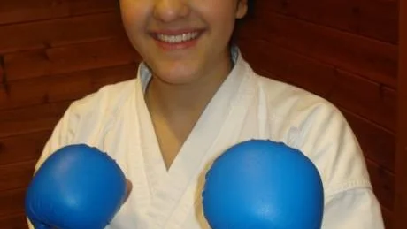 Tara Teymouiran och Arthur Bodén nådde framgångar i Sävast på DM i karate. Foto: John Lindström