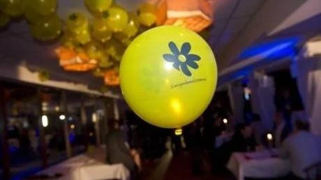 UPPBLÅSTA. Det är dags att sluta debattera Sverigedemokraterna och börja debattera politik.