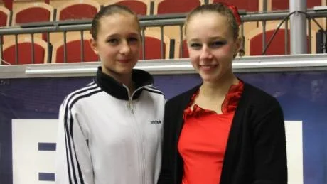 Clara Callne och Rebecka Hammar.