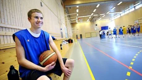 NÖJD. Markus Grahn, Avans SK, är länets representant i HU15-landslaget som i veckan har läger i Luleå. Foto: Andreas Wälitalo