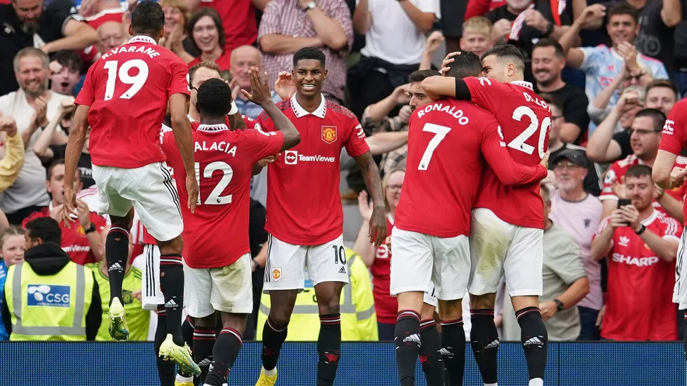Manchester Uniteds Marcus Rashford, i mitten, var inblandad i alla Uniteds mål när laget slog Arsenal.
