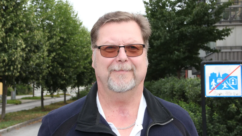 Roger Berglunds mamma tjatade alltid på honom att göra en julskiva. 2020 blev det äntligen av genom att hans dotter puschade honom. "Det är jag glad för i dag. När mitt äldsta barnbarn fick skivan sa hon "nu kan jag fira jul med morfar även när han inte finns".