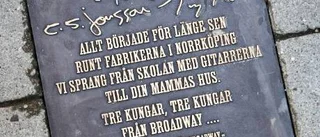 Nu är de förevigade i brons