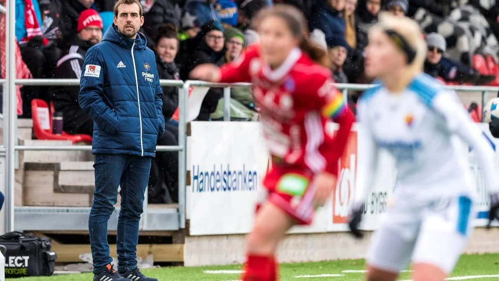 VINST. Djurgårdens tränare Joel Riddez kunde glädja sig åt tre poäng i den svåra matchen på LF Arena. "Första halvlek var bra sedan blev vi lite för försiktiga", tyckte han.