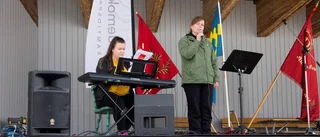 Kyligt första maj i parken