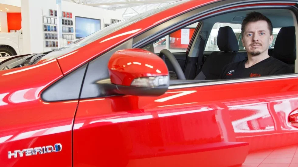 STOR AFFÄR. Burlins motor har sytt ihop en stor affär med Piteå kommun. Under en treårsperiod ska företaget leverera 187 bilar. "Den största affär vi gjort i Piteå",säger platschef Wille Forsman.