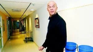 Mitten av februari har Lennart Heine och beroendekliniken som målsättning för att observationsplatserna på tillnyktringsenheten ska kunna öppna. - Men oron över om vi ska räcka till är stor, förklarar han i de nygamla lokalerna för avgiftningsavdelningen.
FOTO: ROBERT SVENSSON