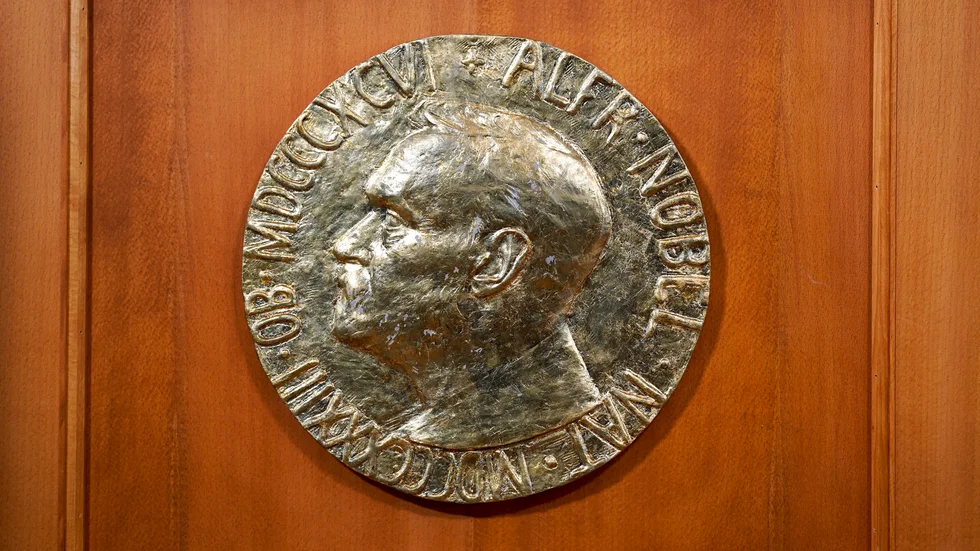 Alfred Nobel inför tillkännagivandet av pristagaren av Nobels fredspris på Nobelinstitutet i Oslo.