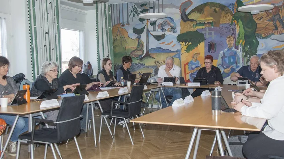 En enig kommunstyrelse beslutade om vidare utredning kring fri kollektivtrafik för kommunens folkbokförda barn- och ungdomar.
PUFF
