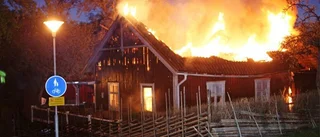 Färgargårdens kafé totalförstört i kraftig brand