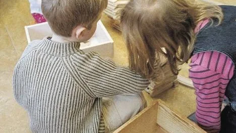 Minskad personal vid öppna förskolan vid Sågträffens familjecentral kan bli verklighet i höst.