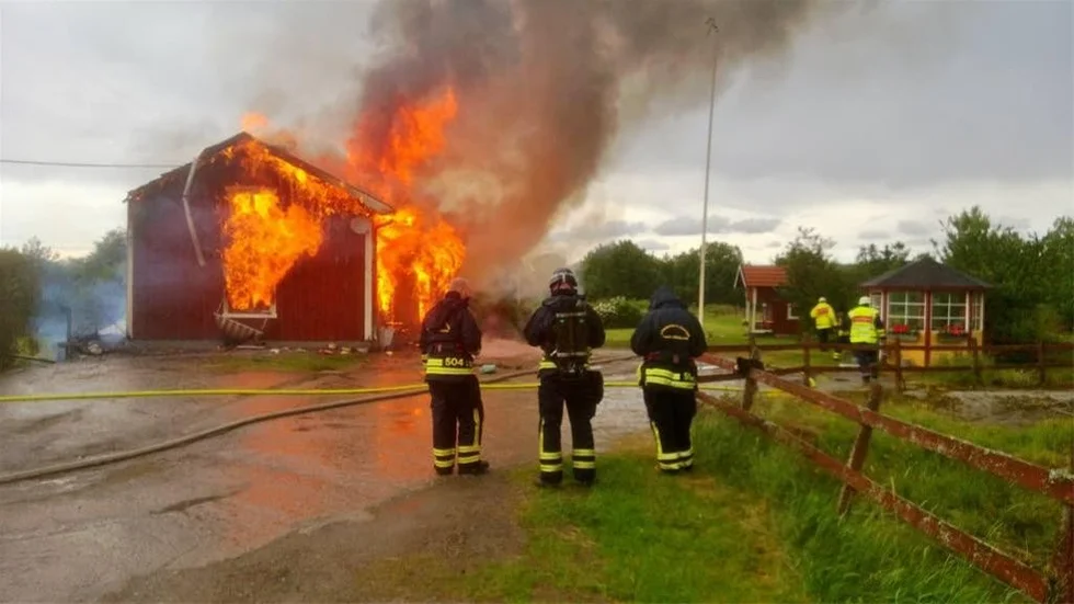 En villa i Vånga brand ner till grunden på söndagen. Orsaken kan ha varit ett blixtnedslag.