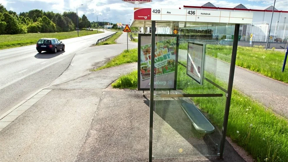 Kommunen säger nej till att skapa ett säkert övergångsställe för oskyddade trafikanter mitt på Ståthögavägen. 