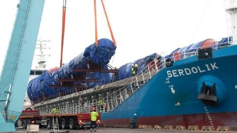 På torsdagen anlände de gigantiska tryckkärlen till Billeruds nya indunstningsanläggning till hamnen i Norrköping efter en 46 dygn lång resa från Shanghai.