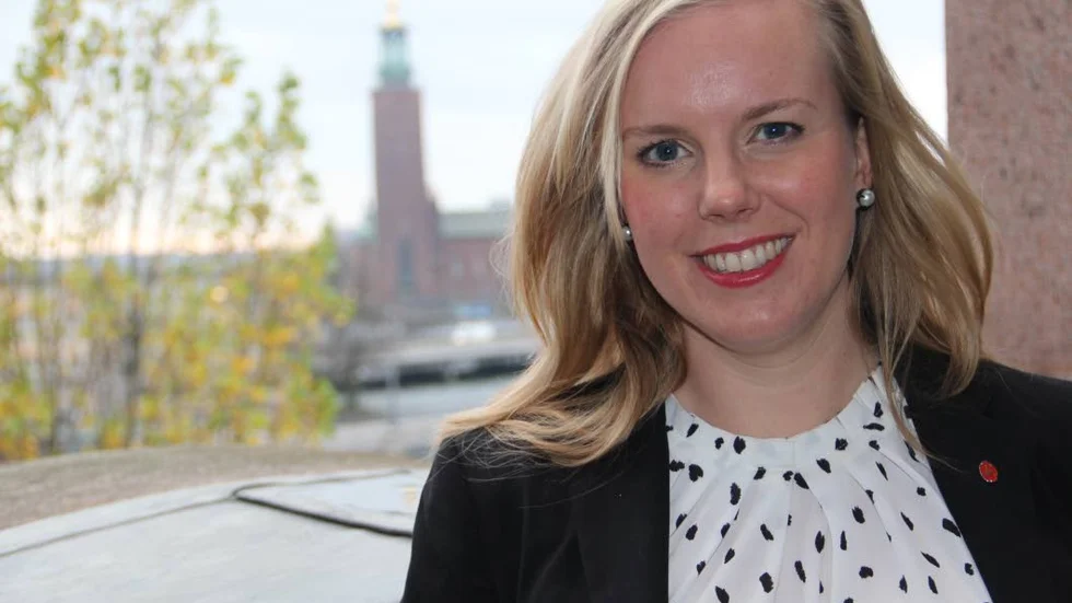 Linda Snecker(V) har funnit sig väl tillrätta i riksdagen – och debuten i talarstolen är avklarad.