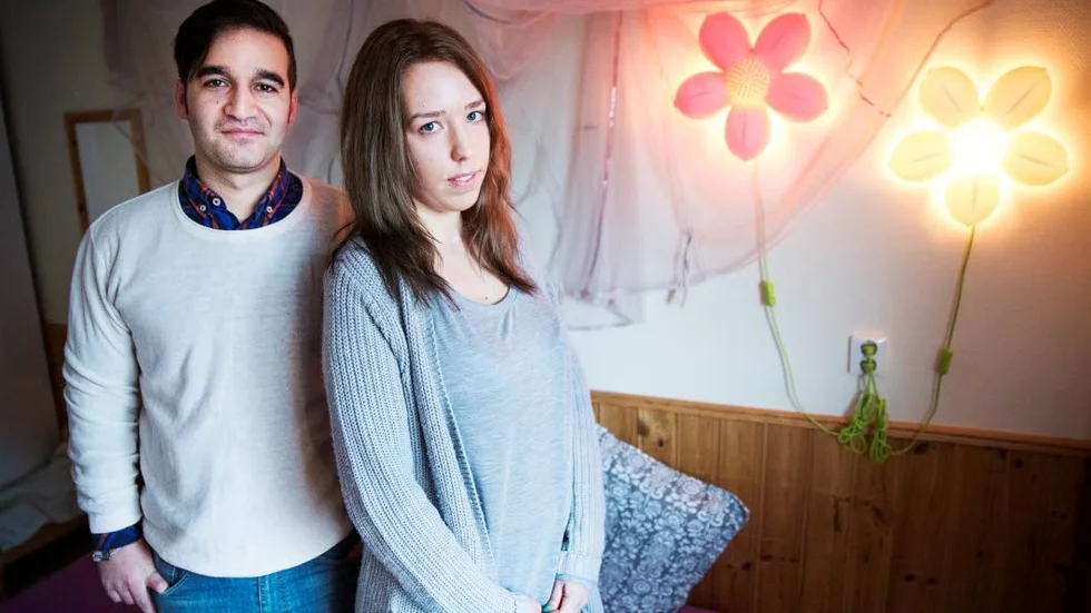 Trivs. Sadjad Azari började som vikarie på förskolan Armbandet. Nu har han jobbat här i 13 år. Jenny Gustavsson har nyligen börjat en anställning här, genom arbetsmarknadskontoret.