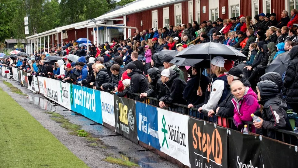 Nästan 3000 åskådare besökte LF Arena torsdag kväll, det ihållande regnet till trots. En riktigt strålande publiksiffra.