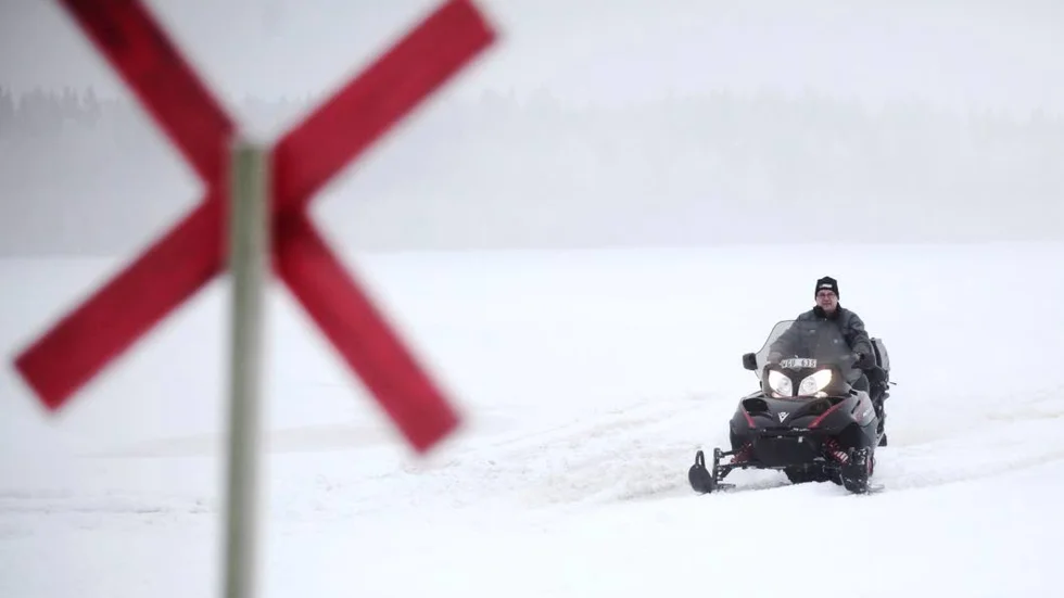 Isläget just nu är inte det bästa för skoteråkning. Mycket av havsisen är borta och på vissa platser i den inre skärgården är det öppet vatten.