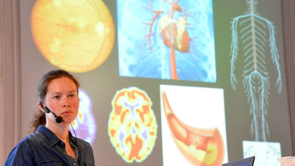 ST-läkare Sofia Åhman höll en intressant och lättsam föreläsning om diabetes, och hur man botat sjukdomen med både späck och vin.