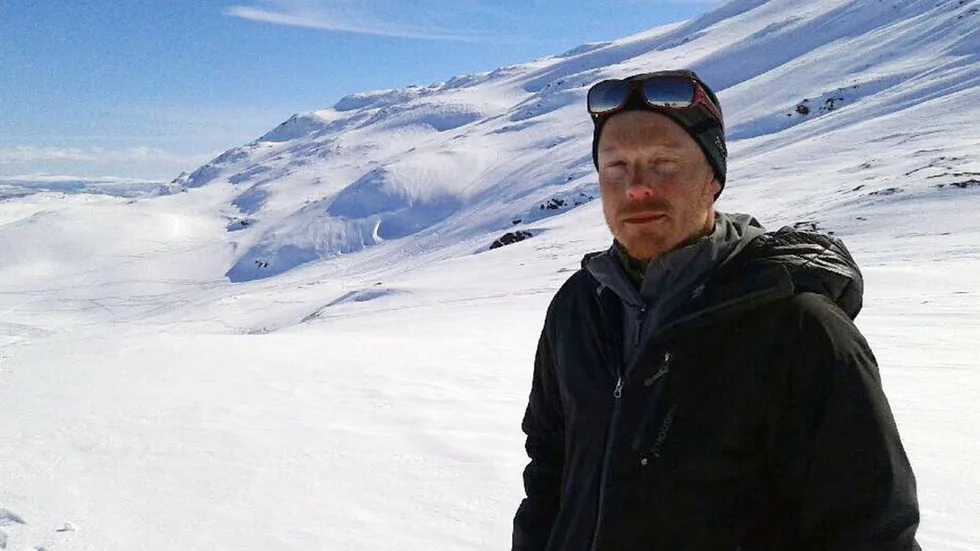 Lavinexpert Petter Palmgren har inventerat och dokumenterat lavinfaran i de livligast frekventerade områdena i Arjeplogsfjällen runt Silvervägen. Det ska så småningom resultera i en lavinterrängkarta av samma typ som finns både i Abisko/Riksgränsen och för Åreskutan.