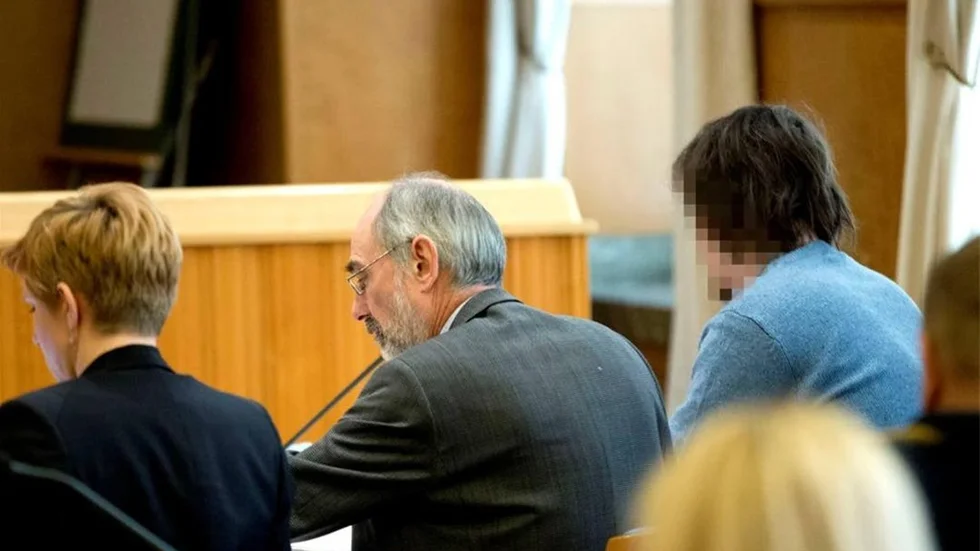 Grannar berättade om hur de uppfattat skrik från 22-åringens lägenhet kvällen den 4 maj när Ploy försvann.