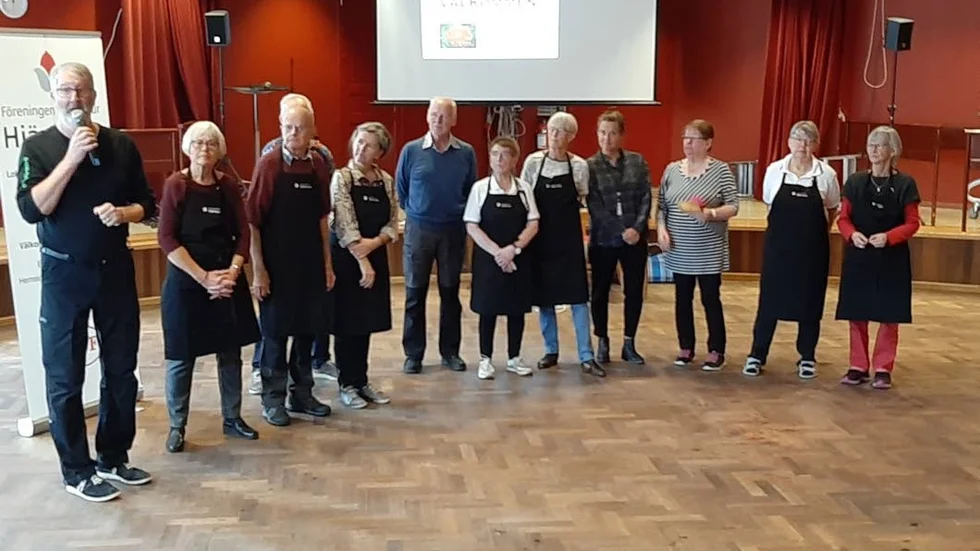 Hela arrangärsgänget på plats innan det var dags att hugga in på den goda soppan.