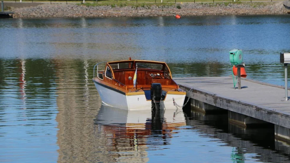 Ägaren till fritidsbåten vid Västra kajen har gett sig till känna. (Arkivbild)
