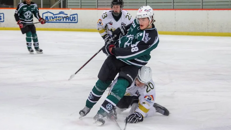 26-årige forwarden Mattias Ringbjer laddar inför sin tionde säsong i Rosvik IK. Premiär borta mot Stil från Luleå tisdag kväll. (Arkivfoto)