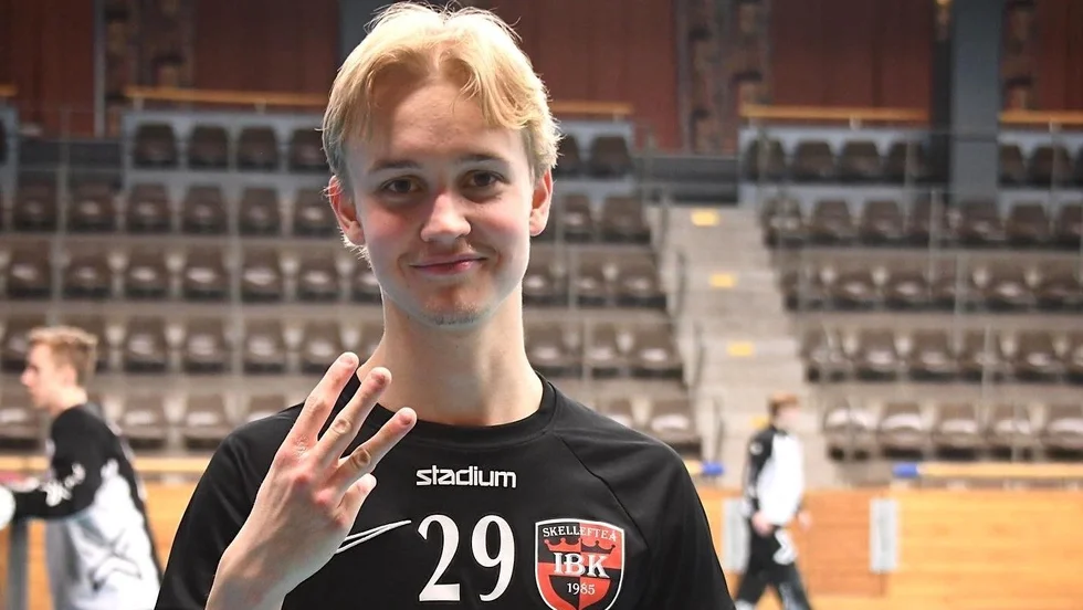 Hattrick av IBK:s Carl From.