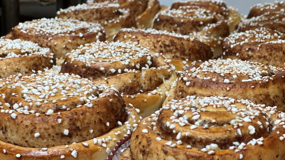 Konditori Janelings räknar med att baka 10 000 kanelbullar.