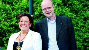 Annika Ingemarsdotter Skoogenäs blir ny president i Finspångs Rotaryklubb efter Mats Hasselroth.