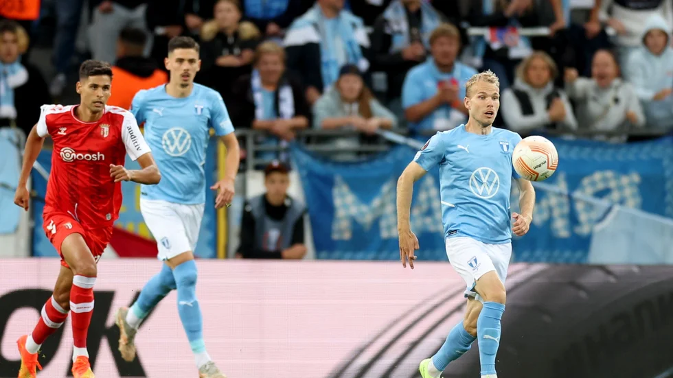 Malmö FF:s Oscar Lewicki gjorde comeback efter skada hemma mot Braga i Europa League-premiären, som skåningarna förlorade med 0–2.