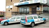 Vid 16-tiden igår stals kassaboxen på Ljura färg. Två timmar senare rånades en butik på Enebygatan. Polisen ser ingen koppling mellan brotten.
FOTO: NICLAS SANDBERG