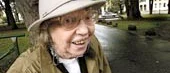 <I>Teater:</I>
Vad har du bakom slipsen James...