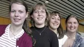 "Vi fick beskedet att vi blivit årets UF-företagare fem minuter före ett kemiprov. När man körde fast hade man något roligt att tänka på", berättar Tove Hagstedt, Kristina Axelsson, Åsa Johansson och Sandra Eriksson.
FOTO: TITTI OLOVSSON