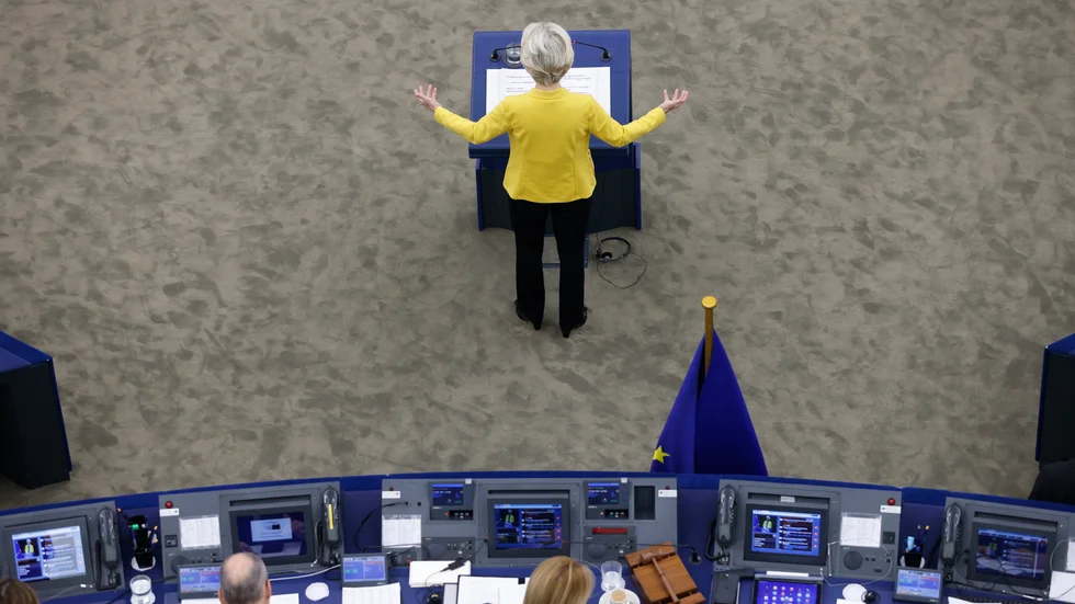 EU-kommissionens ordförande Ursula von der Leyen håller tal inför EU-parlamentet.