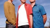 Queer as Folk handlar om tre bögar som lever livet i Manchesters gaykvarter. Huvudrollerna spelas av Charlie Hunnam,  Aidan Gillen och Craig Kelly.	FOTO: SVT