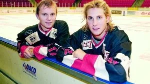 Hästen-stjärnan Daniel Rydmark får två andra nyförvärv vid sin sida mot Mölndal på söndag, bl a Kristofer Jobs, Brynäs. 
FOTO: ROBERT SVENSSON