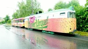 Den spännande bistro-spårvagnen med en släpvagn innehållande ett spa, har stannat för gott. Spårvägsledningen tycker att verksamheten blev för dyr och nu byggs troligen vagnarna om till vanliga trafikvagnar.
FOTO: NICLAS SANDBERG