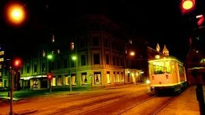 Här på Renströmmen möttes de anhöriga till medlemmarna i Knutbyförsamlingen. Flera av dem har förlorat kontakten med sina barn och barnbarn. Nu träffades de för att söka tröst hos varandra.
FOTO: JANNE FORSBY